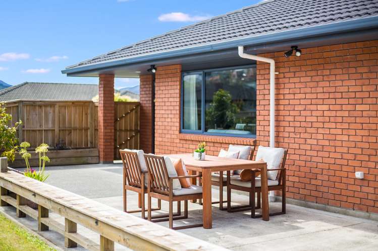 2 Beaufort Close Kingsley Heights_16