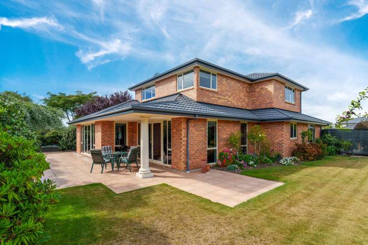9 Saint Clair Close Harewood_17