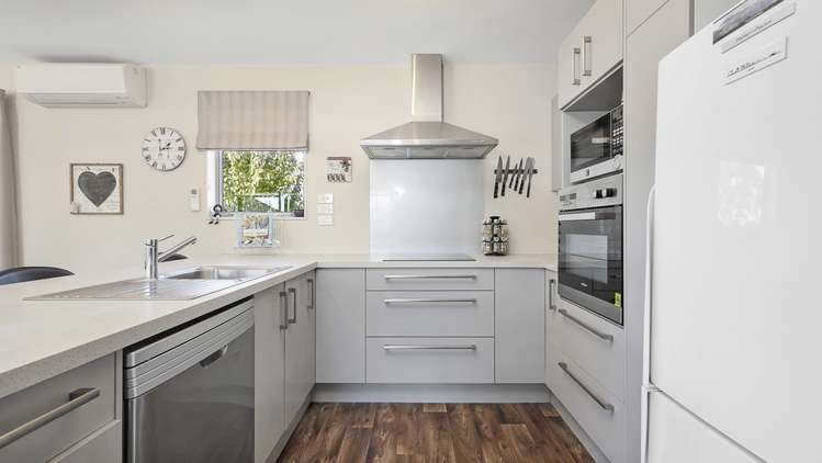 17a Kaplan Avenue Islington_4