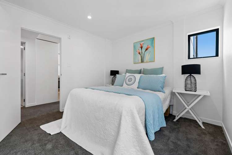 304/30 Shortfin Place Flat Bush_9