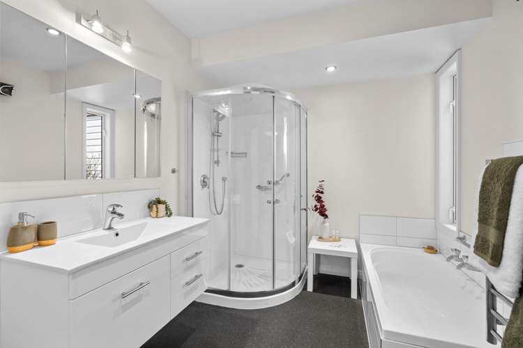96 Moncks Spur Road Redcliffs_12