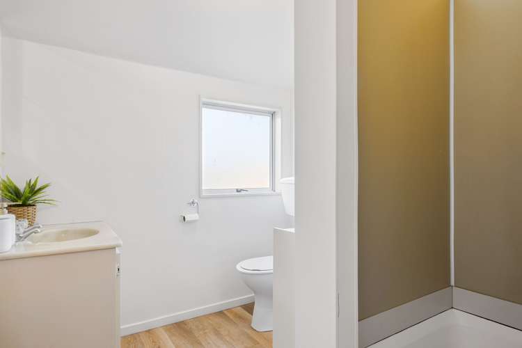 2/4 Jordan Street Sydenham_12