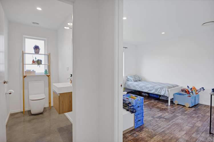 2 Mercade Close Stratford_11