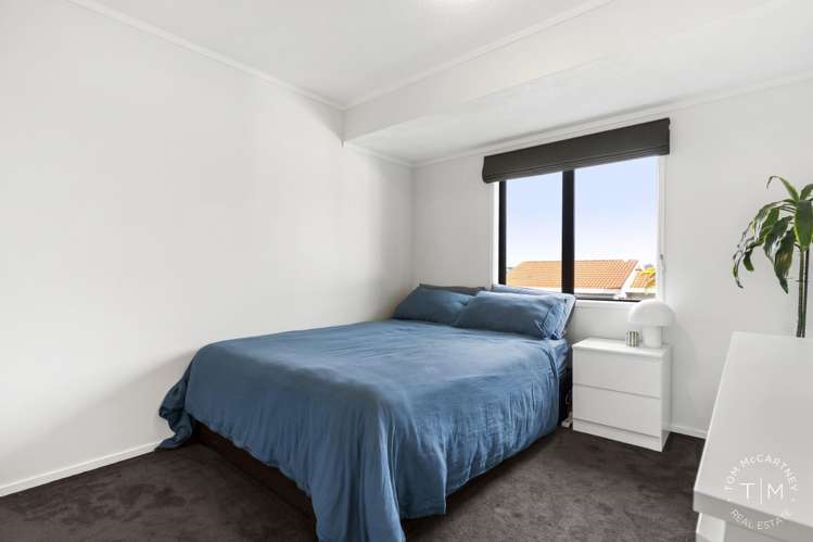 1/150 Bradbury Road Botany Downs_10