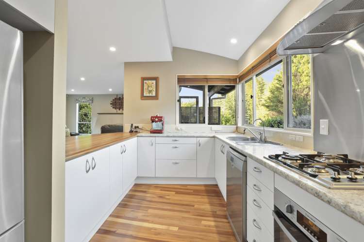 542d West Coast Road Oratia_10