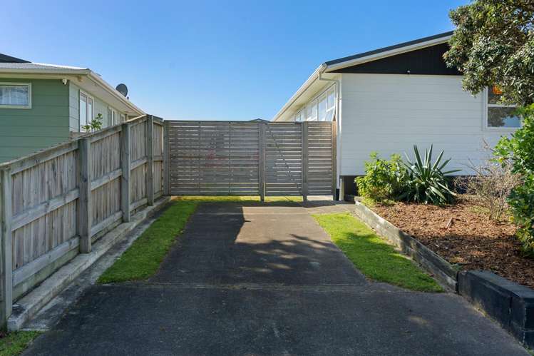 4 Robert McKeen Street Otaki Beach_24