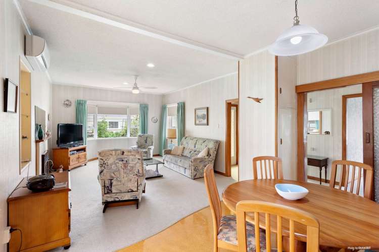 22 Niccol Avenue Narrow Neck_11