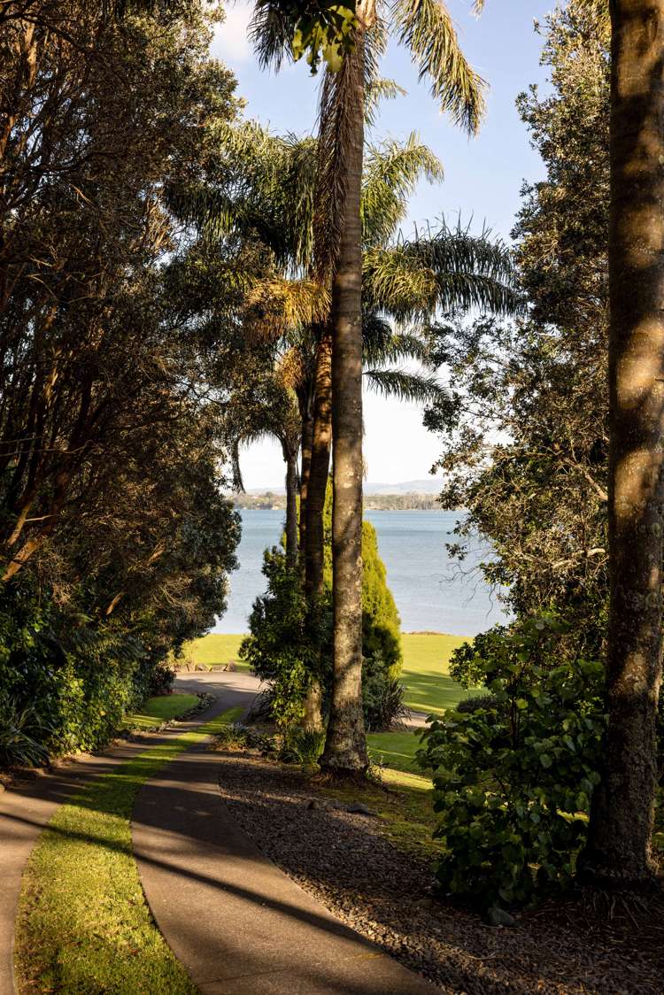 20 Tinopai Drive Omokoroa Western Bay Of Plenty Houses for Sale