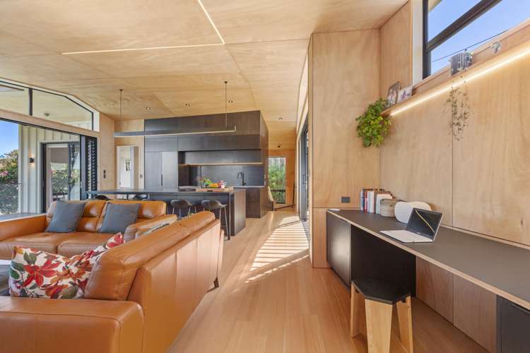 21 Point Street Raglan_22