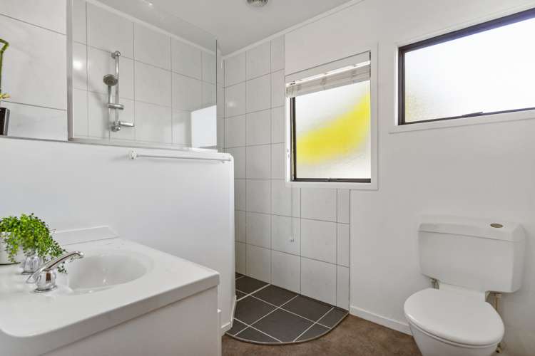 2/1 Silverstone Place Henderson_10