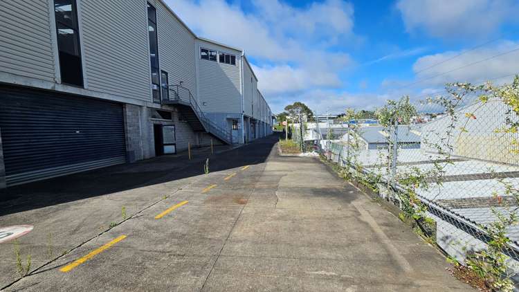 37-41 Poland Road Wairau Valley_14