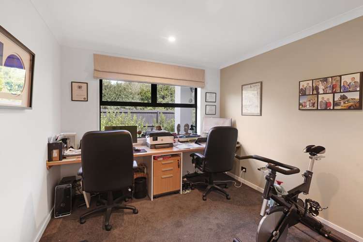 5 Carnaveron Drive Lincoln_22