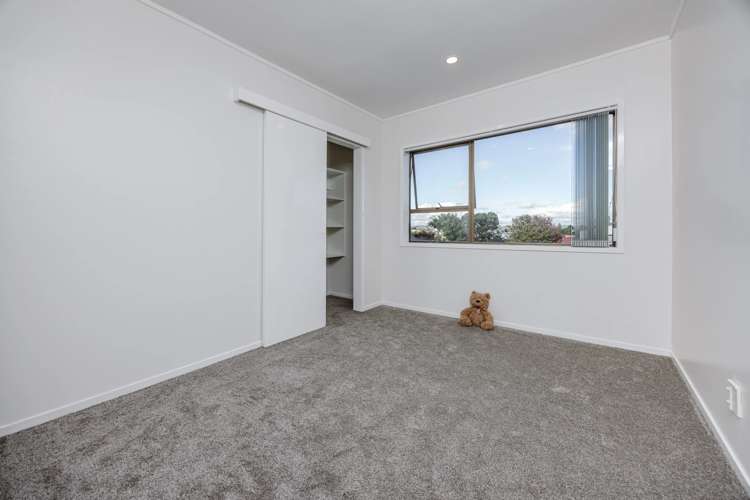 2/9 Malte Burn Place Papatoetoe_12