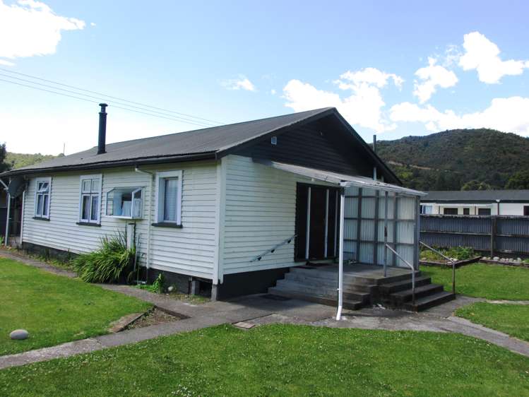 65 Shiel Street Reefton_5
