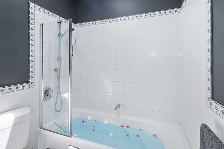 5 Kinghorne Street Strathmore Park_8