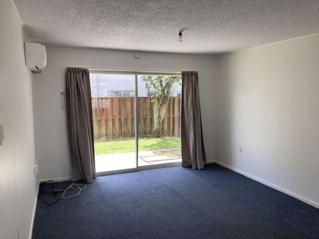 2/4 O'Neill Street 1055_2