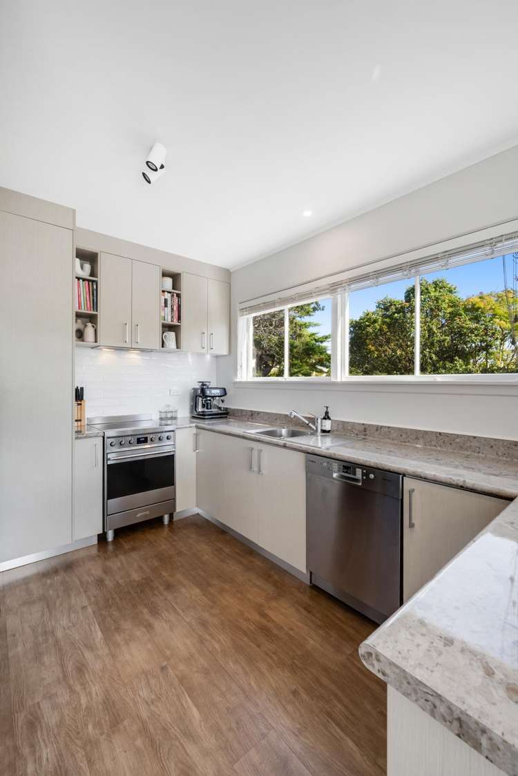 41 Seymour Road Mellons Bay_15