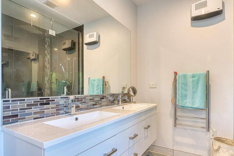 91 Beach Road Kakapotahi_18