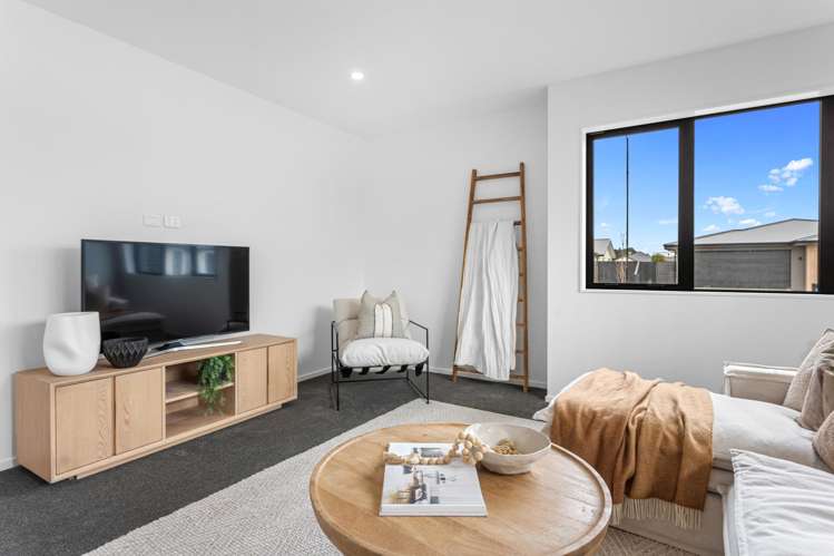 22 Longfields Road_4