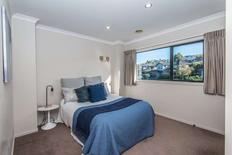 53 Te Puia Drive Aotea_10