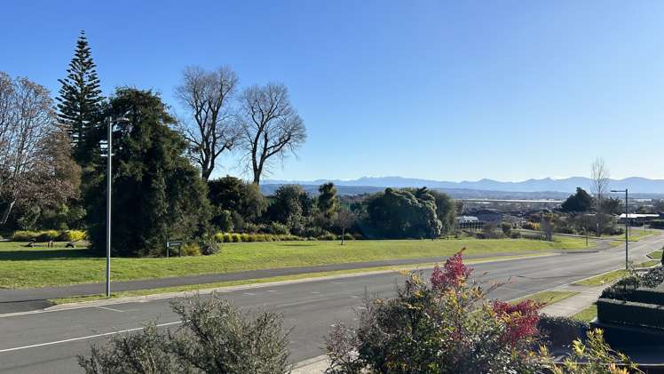 43 Fairose Drive Richmond_22