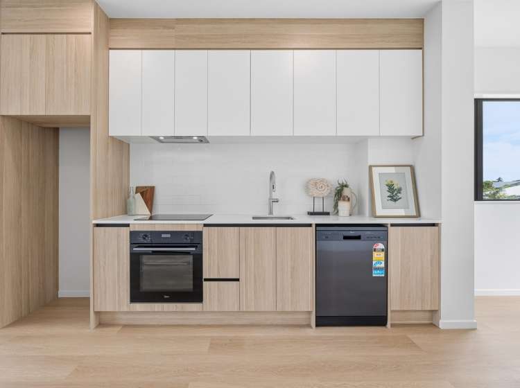 8/4 Blossom Lane Manurewa_3