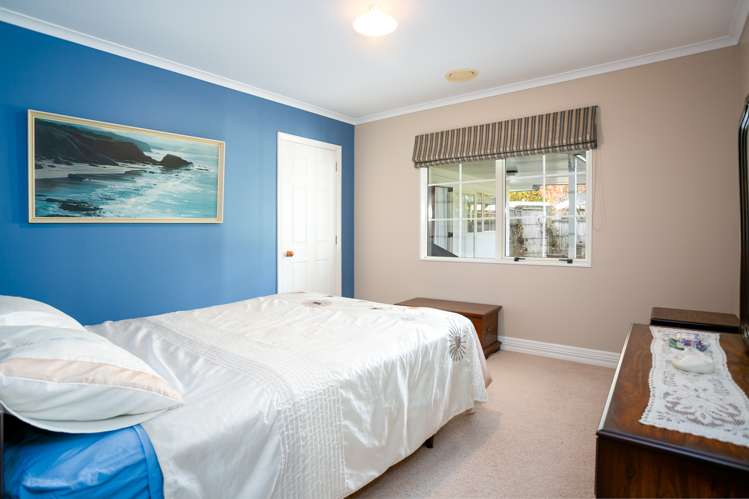 45 The Oaks Drive Leamington_12