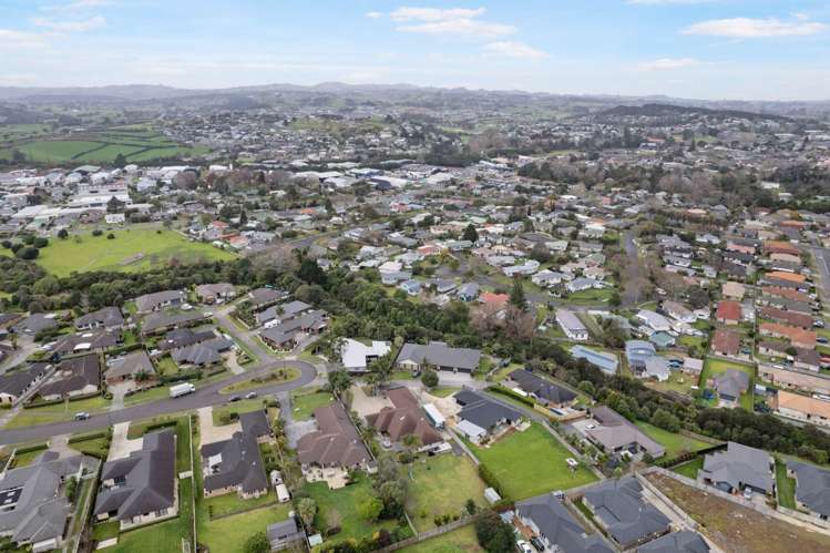 57 Lough Bourne Drive Pukekohe_35