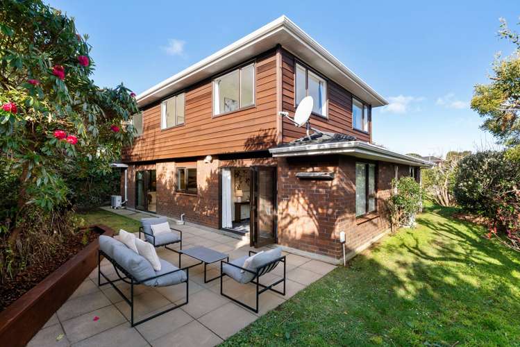 39 Thatcher Crescent_1