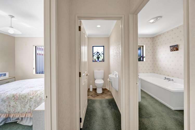 3 Saddle Row Welbourn_39