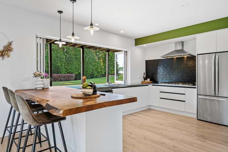 7e Walter Henry Drive Kaimai_7