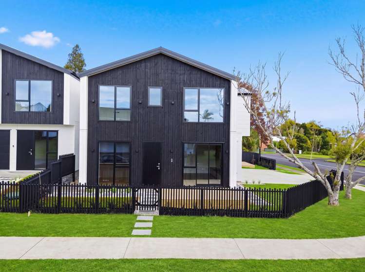 2/1 Sheralee Place Bucklands Beach_9