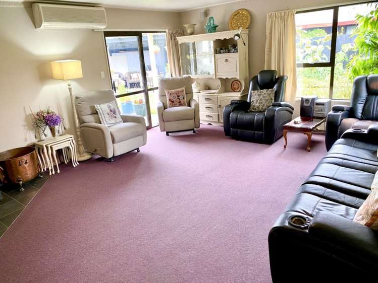 22 Pages Road Allenton_10