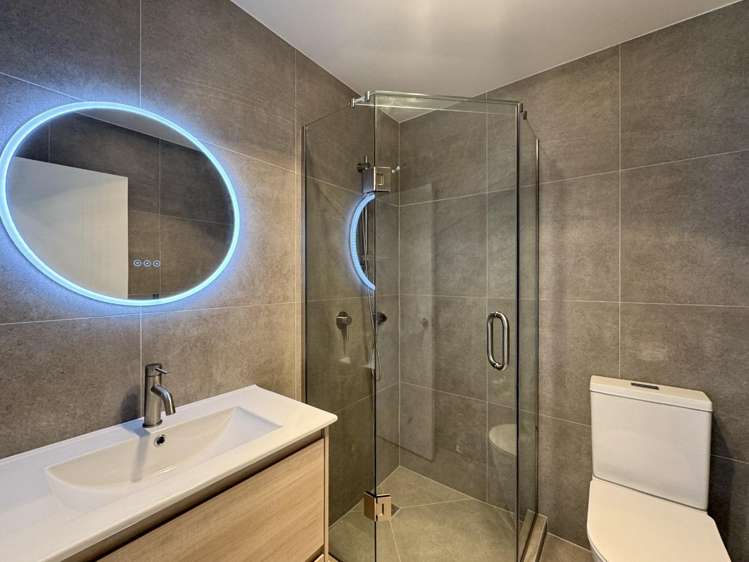 3/20 Luke Street 10057_5