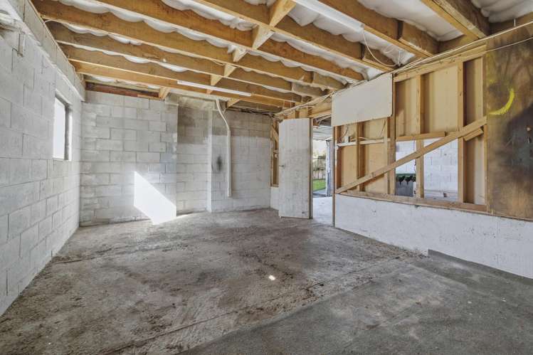 8 Tracey Street Brockville_25