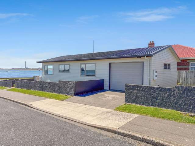 Waterfront Living & Holiday Letting Potential!