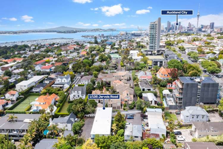 1/135 Jervois Road Herne Bay_13