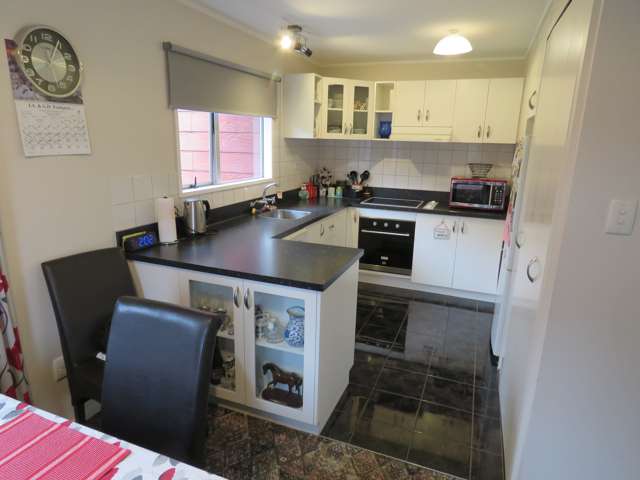 163 Wards Road Chertsey_1