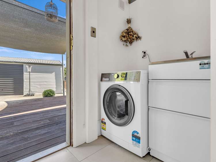 1106 Caroline Road Mayfair_18