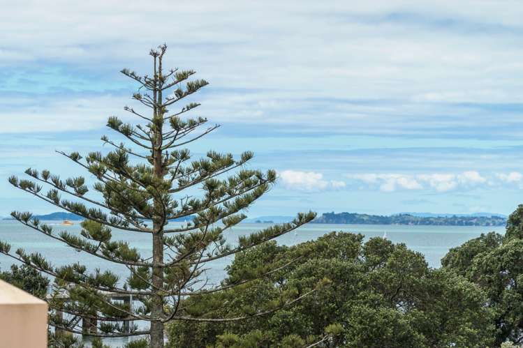 1 Lyons Avenue Murrays Bay_31