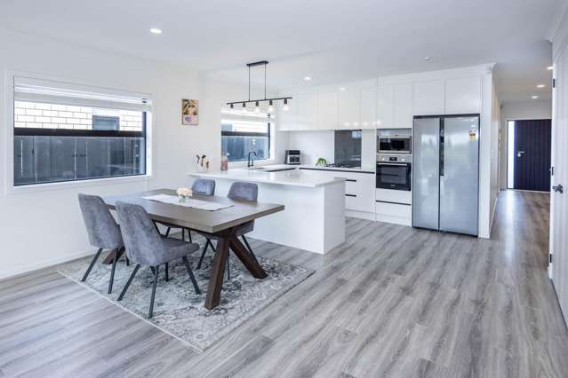 67 Probert Crescent Chartwell_4