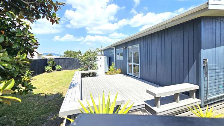 102 Sands Crescent Matarangi_10