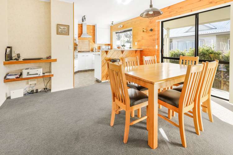 4 Oregon Crescent Glenview_8