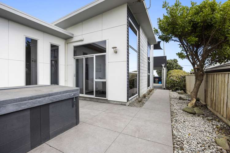 8A Hira Street Ohawe_12