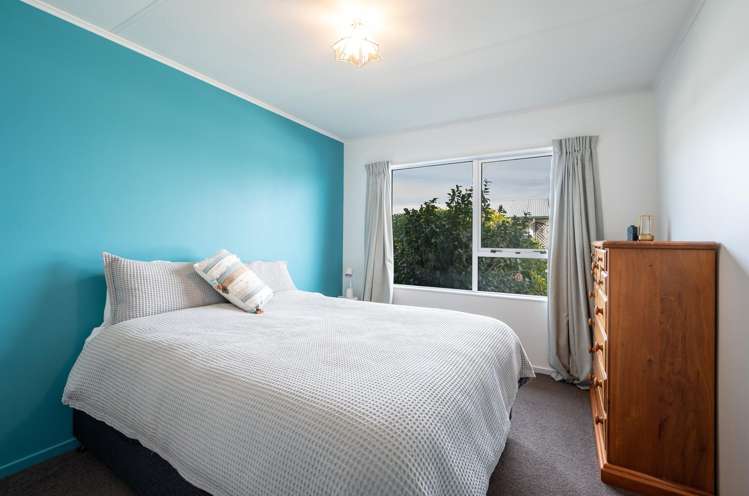 2/4 Challies Way Richmond_12