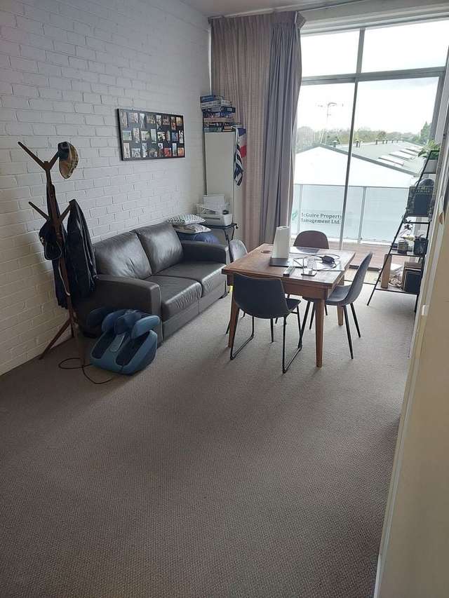 2 Bedroom part furnished Central HAM CBD Apartment