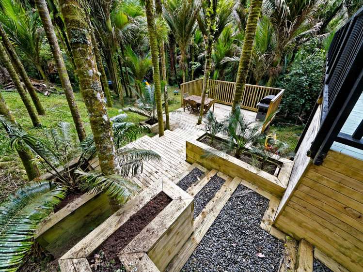 5 Woontons Lane Titirangi_10