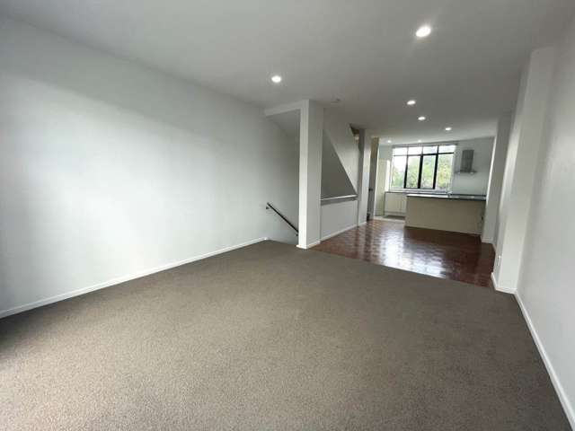 55/17 Lyon Avenue Mount Albert_3