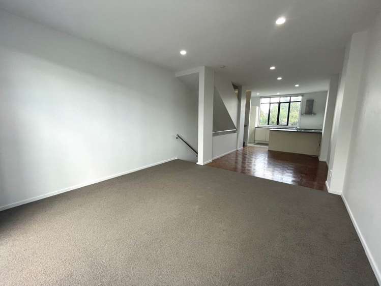 55/17 Lyon Avenue Mount Albert_3