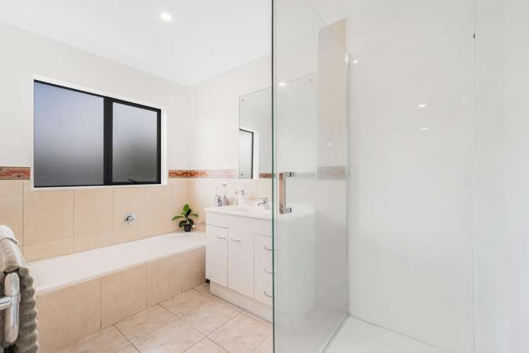 60 Saralee Drive Manurewa_19